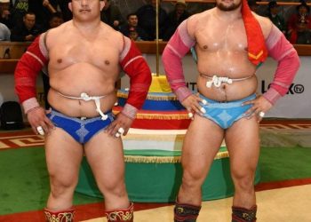 Увс аймгийн 100 жилийн ойн барилдаанд Б.Бат- Өлзий заан түрүүллээ