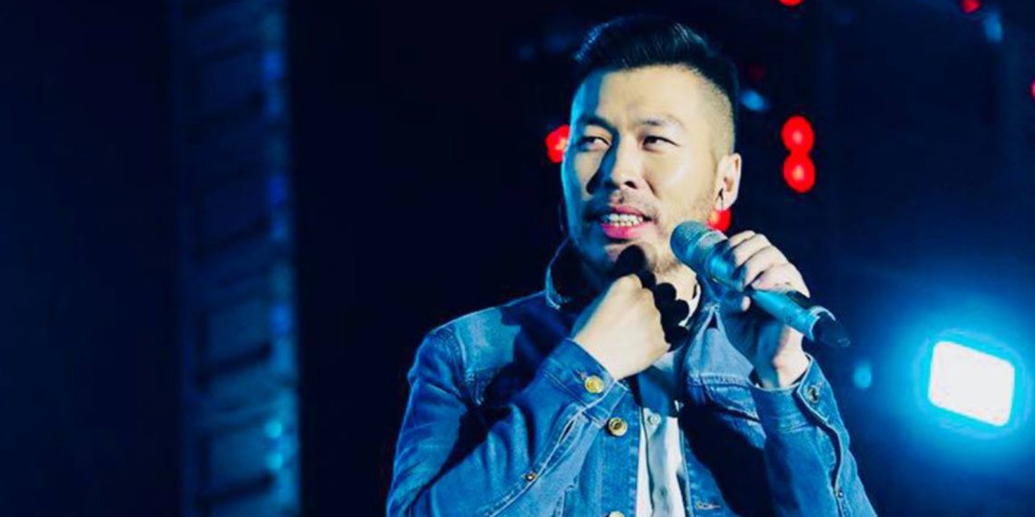 Татар хамтлагийн дуучин Д.Мөнхчулуун нэрээ өөрчилж Д.Мөнхчулуунтатар болгон бүртгүүлжээ