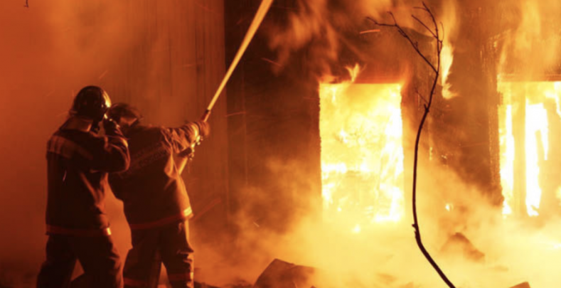 СХД-т сэндвичэн агуулах бүрэн шатаж байсныг 01:42 цагт галын тархалтыг зогсоожээ