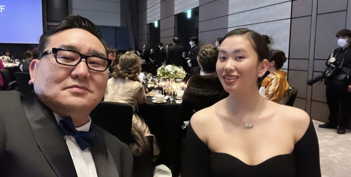 Аса аваргын эхнэр М.Отгонцэцэг: Сайхан шүү зугаалаад л, мөнгө үрээд л, жаргаад л…