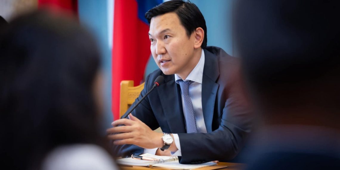 Н.Учрал: Банк, ББСБ-ууд лизинг, ломбардыг давхар ажиллуулж иргэдийг өр, лизингийн гинжинд оруулж байна