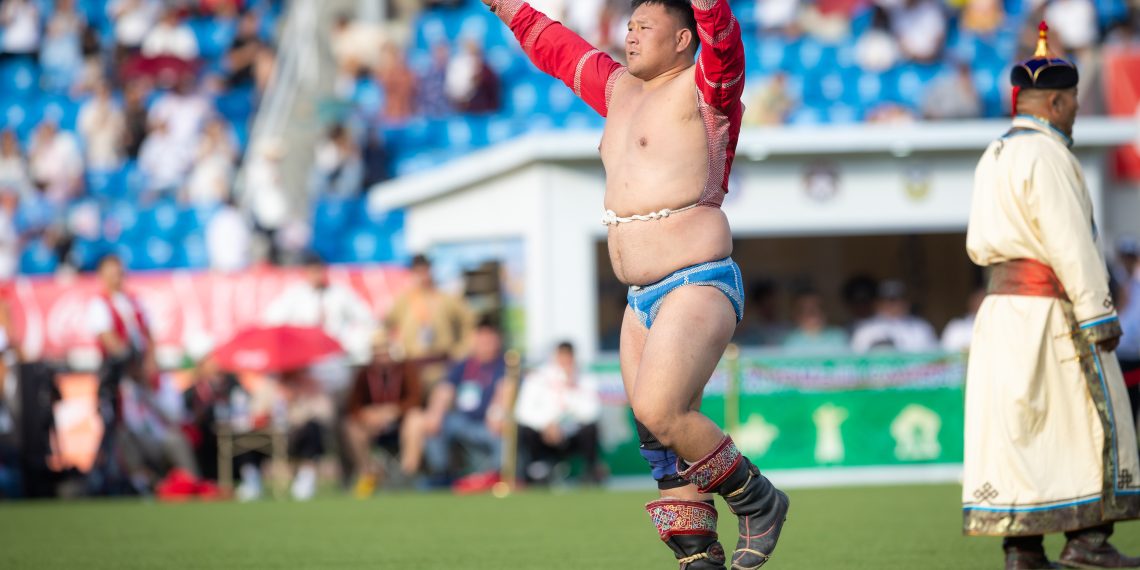 Улсын гарди Н.Өсөхбаярын цолыг хурааж, барилдах эрхийг 4 жилээр хаслаа