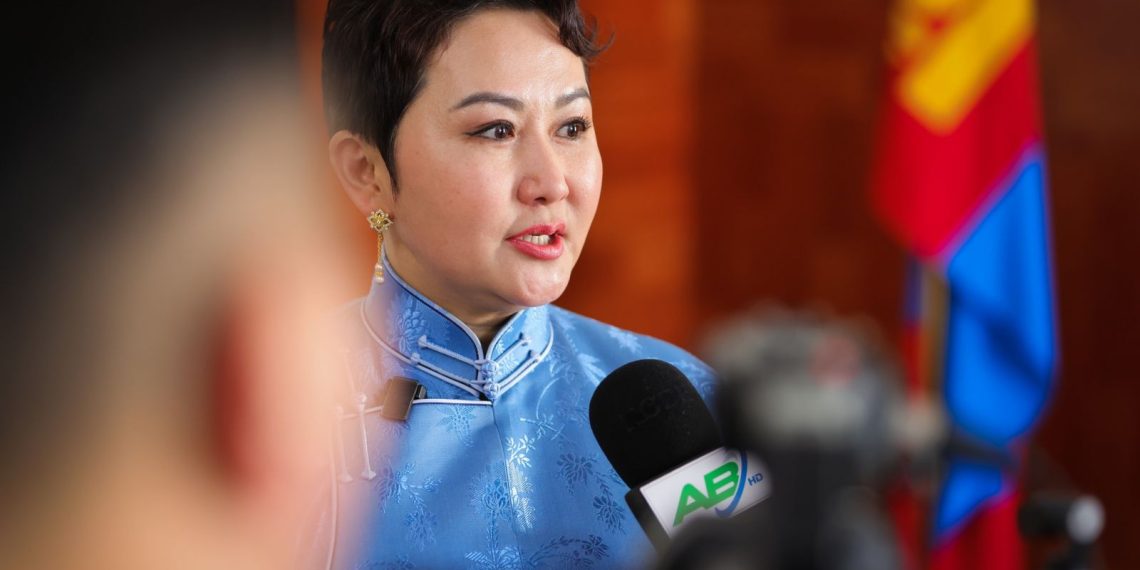 Б.Батцэцэг: Солонгос дахь манай улсын иргэд санаа зовмоор олон зөрчил гаргадаг