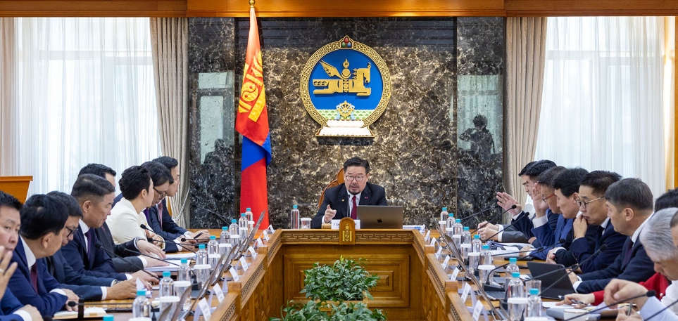 Маргааш өглөө ЗГ ээлжит бусаар хуралдаж өргөдлөө өгсөн хоёр сайдыг чөлөөлөхөөс гадна дэд сайдуудын асуудлыг хэлэлцэнэ