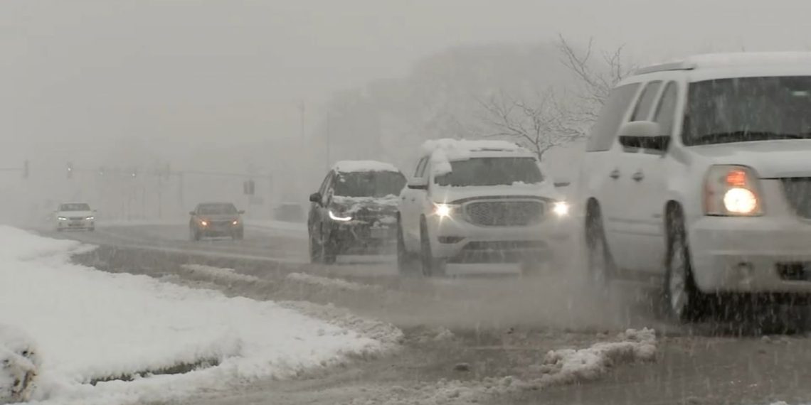 Төвийн аймгуудын нутгийн зарим хэсгээр цас орж, цасан шуурга шуурна