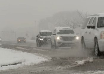 Төвийн аймгуудын нутгийн зарим хэсгээр цас орж, цасан шуурга шуурна